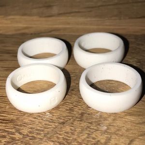 Qalo Ring - NEW 2 rings (usd 22.00)